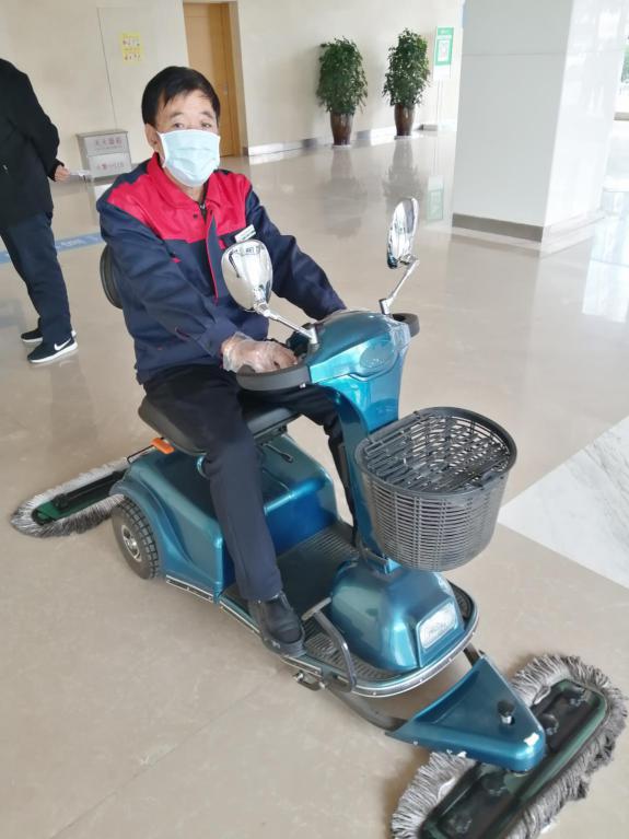 电动尘推车